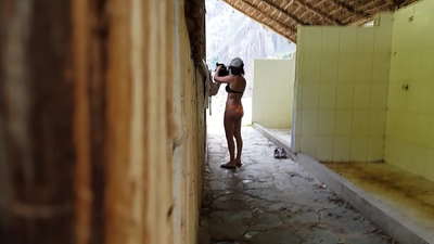 ස්පාඤ්ඤ විශ්වවිද්‍යාල සගයකුගේ ඔත්තු කැමරාව